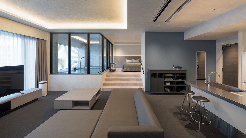 ラグジュアリー スイート バルコニー ガーデンビュー 客室21 | DOG HOTEL SHIRAHAMA