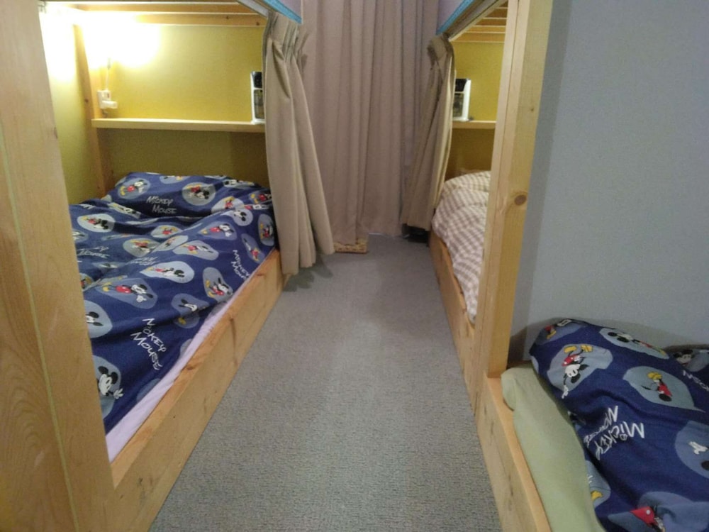 ベーシック 4 人部屋 客室1 | World inn むろらん仲間の家!登別・ 洞爺湖 ・札幌・空港直通バス発着点