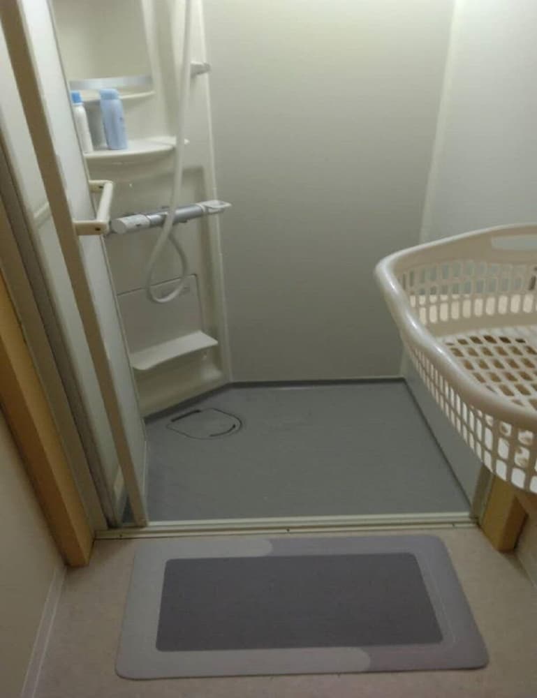 ベーシック ツインルーム バスルーム0 | World inn むろらん仲間の家!登別・ 洞爺湖 ・札幌・空港直通バス発着点