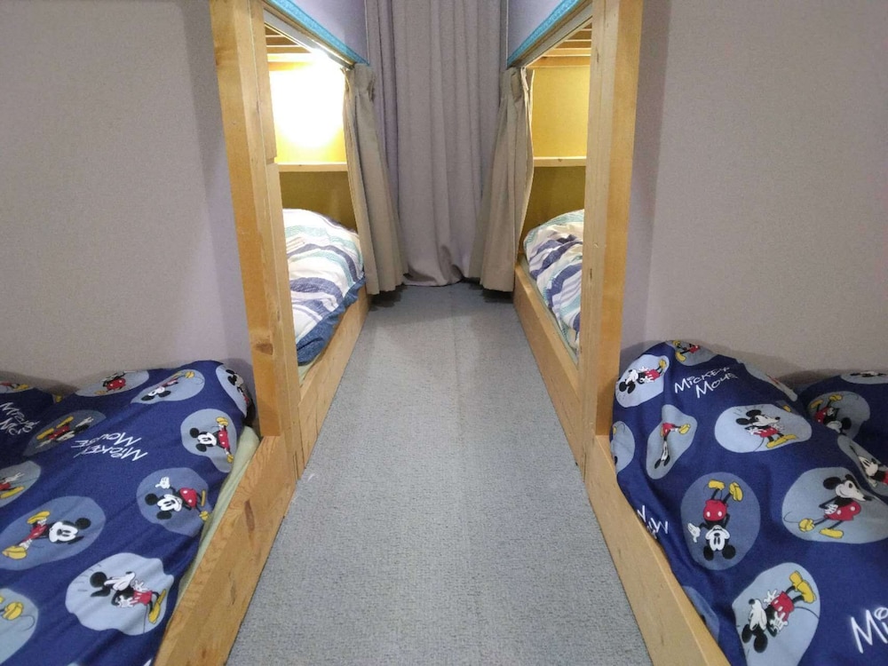 ベーシック 4 人部屋 | World inn むろらん仲間の家!登別・ 洞爺湖 ・札幌・空港直通バス発着点