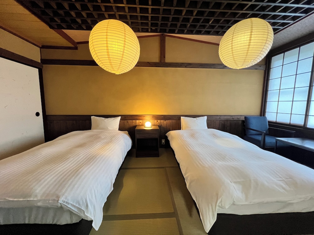 ファミリー 4 人部屋 禁煙 客室5 | 優彩別館