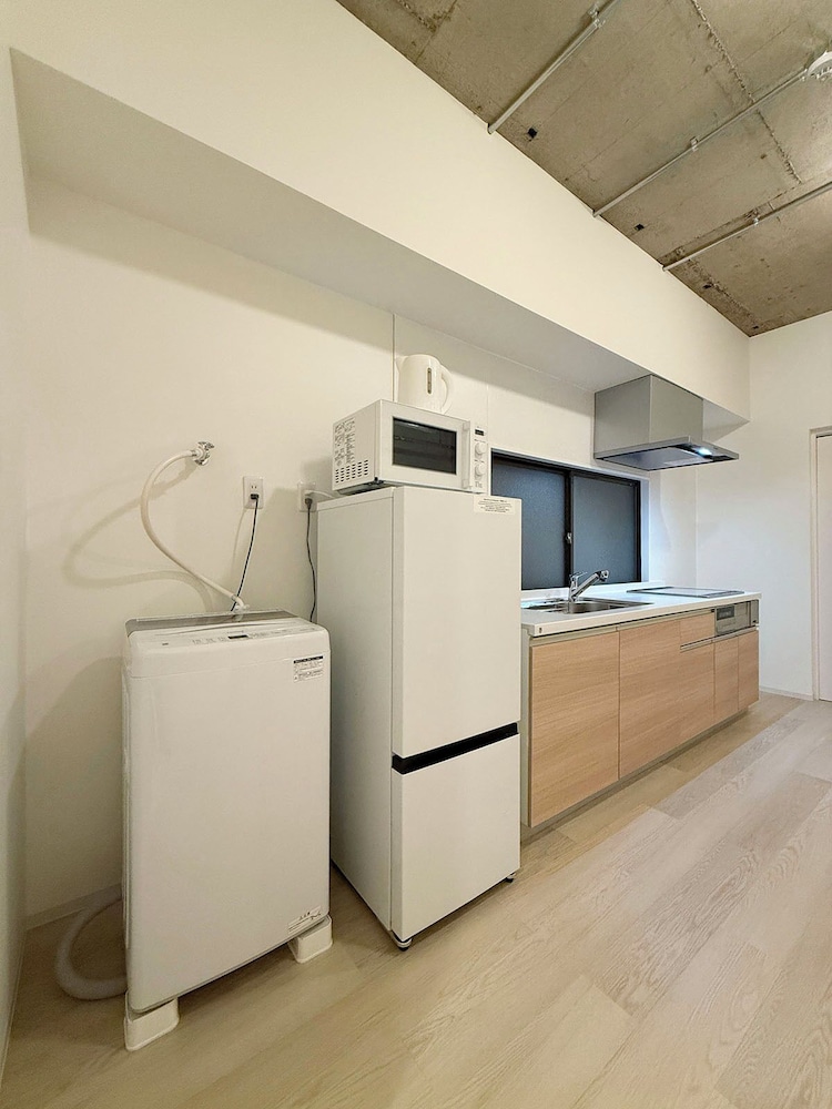 デラックス アパートメント 専用キッチン0 | 名王ビル 201