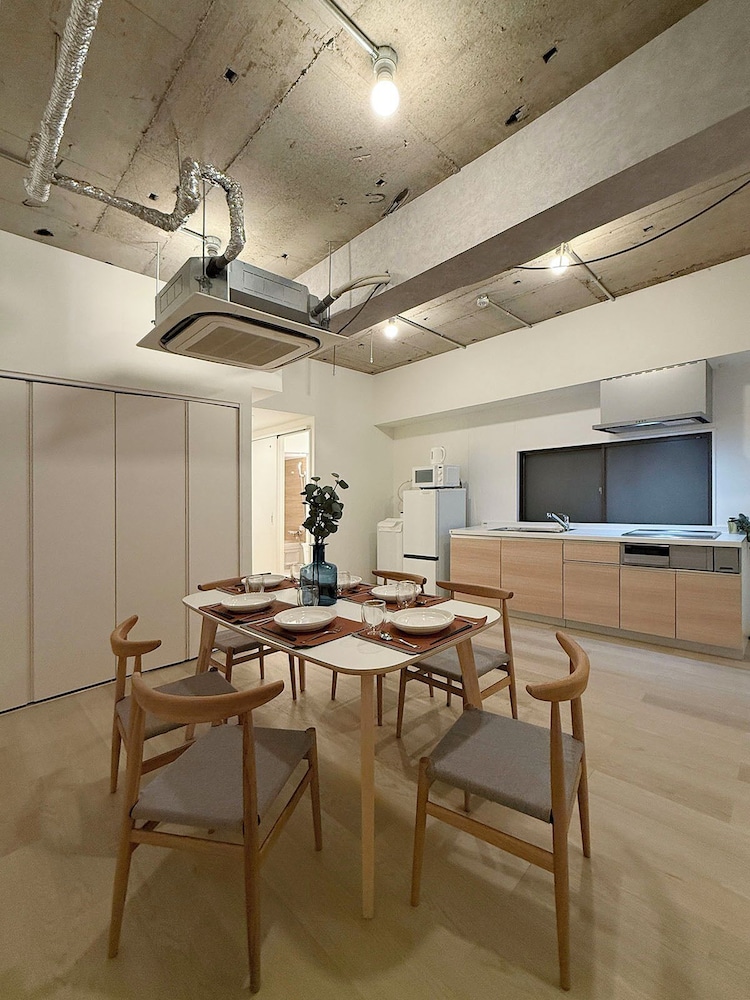 デラックス アパートメント ダイニングルーム2 | 名王ビル 201