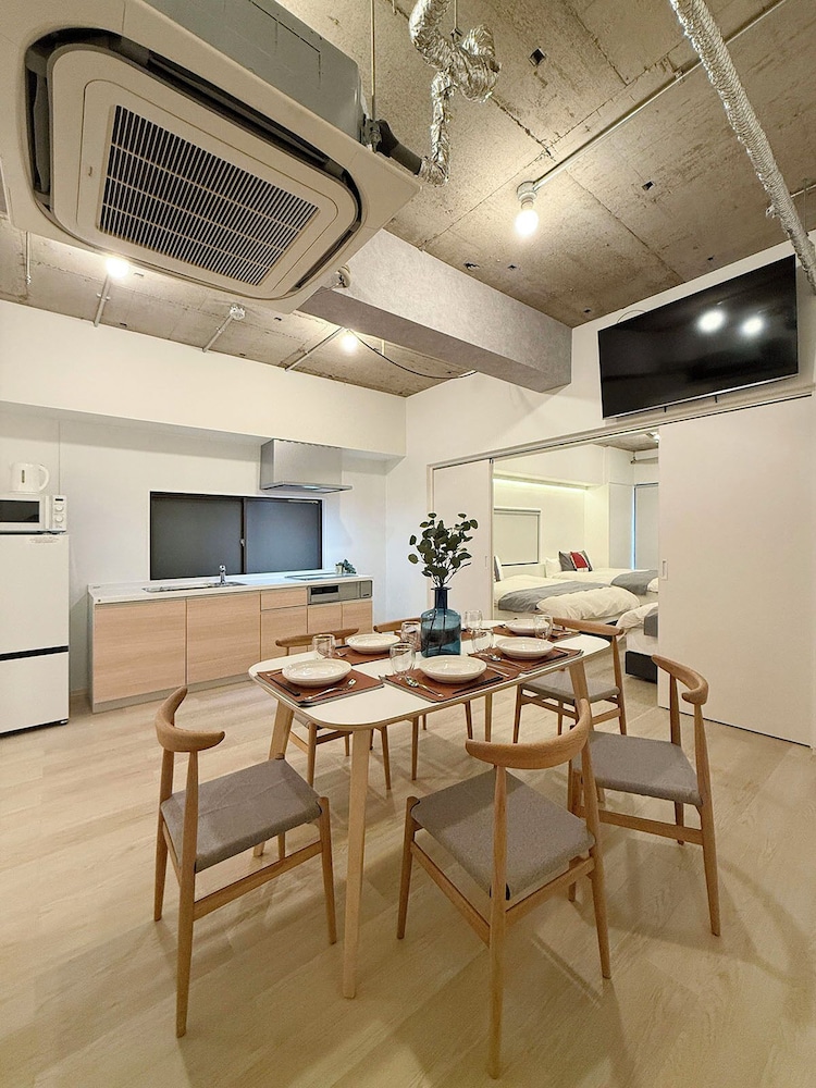 デラックス アパートメント 客室4 | 名王ビル 201