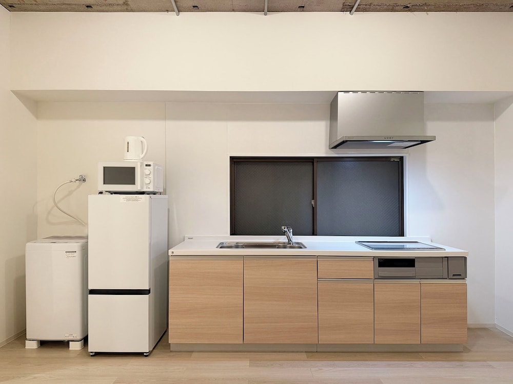 スーペリア アパートメント 専用キッチン0 | 名王ビル 401