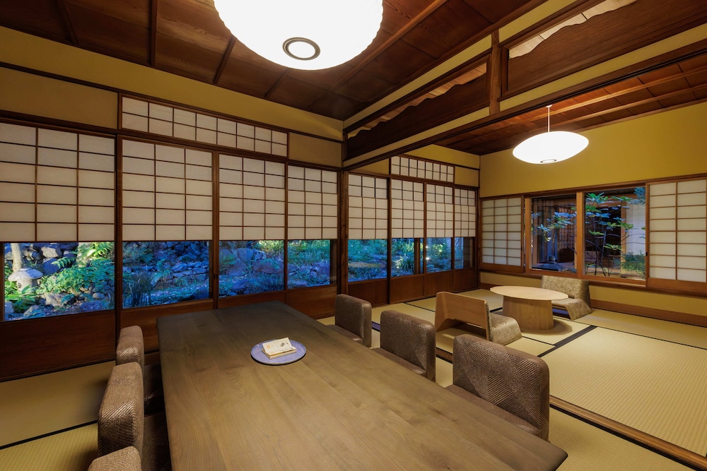 ラグジュアリー ヴィラ 6 ベッドルーム 禁煙 ガーデンビュー 客室7 | HOTEL VMG VILLA KYOTO
