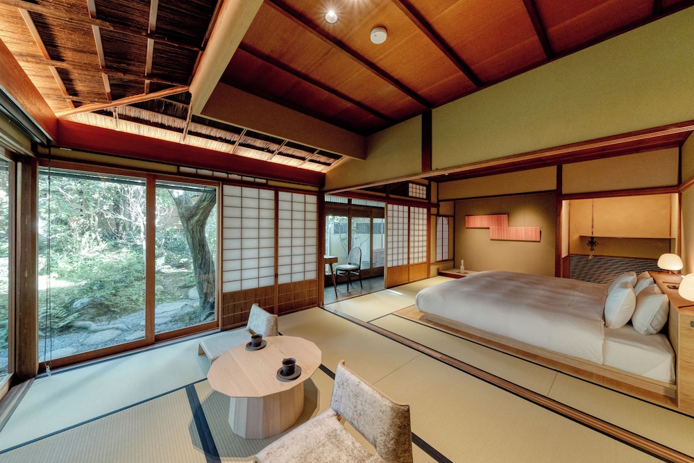 ラグジュアリー ヴィラ 6 ベッドルーム 禁煙 ガーデンビュー 客室2 | HOTEL VMG VILLA KYOTO