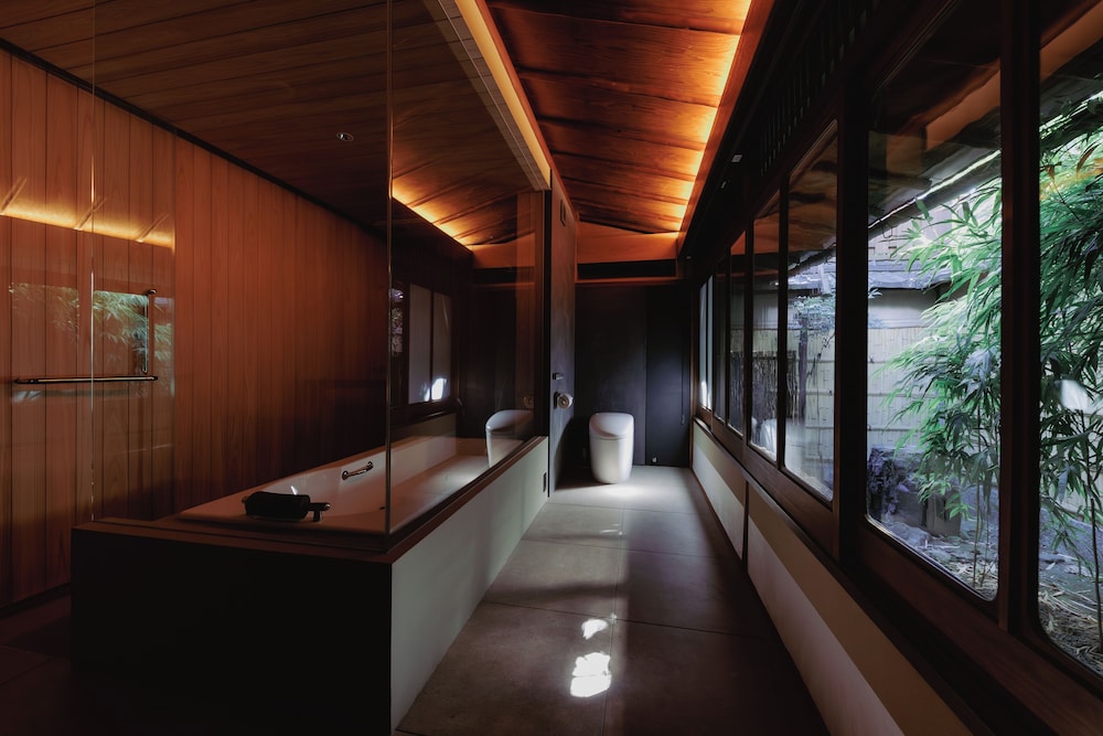 ラグジュアリー ヴィラ 6 ベッドルーム 禁煙 ガーデンビュー バスルーム0 | HOTEL VMG VILLA KYOTO