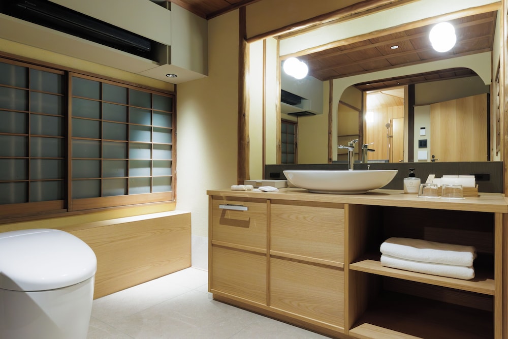 ラグジュアリー ヴィラ 6 ベッドルーム 禁煙 ガーデンビュー バスルーム2 | HOTEL VMG VILLA KYOTO