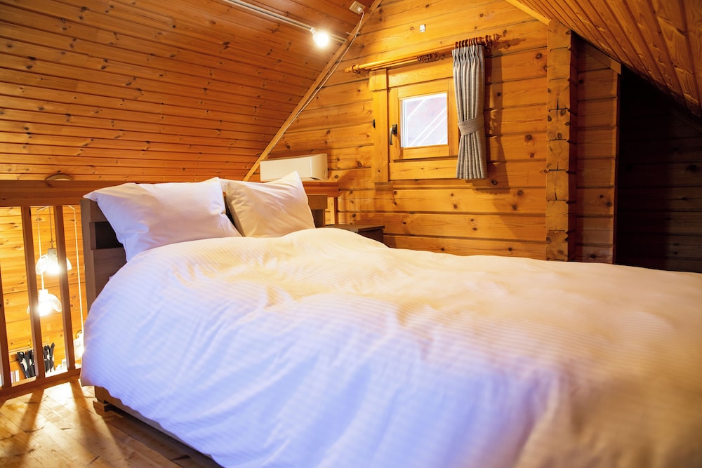 ベーシック コテージ マウンテンビュー 客室2 | Three Peaks Log