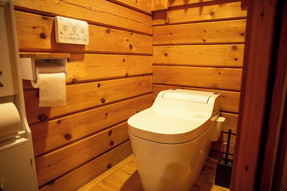 ベーシック コテージ マウンテンビュー バスルーム1 | Three Peaks Log