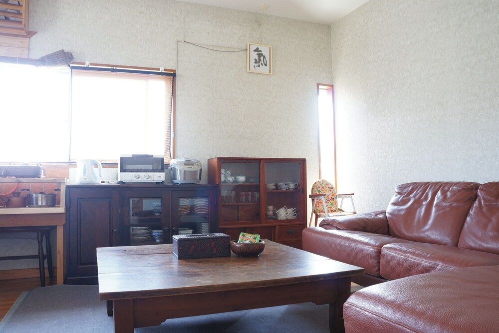 亀石 2F 禁煙 リビング エリア0 | お宿・喜喜哀楽 IG2