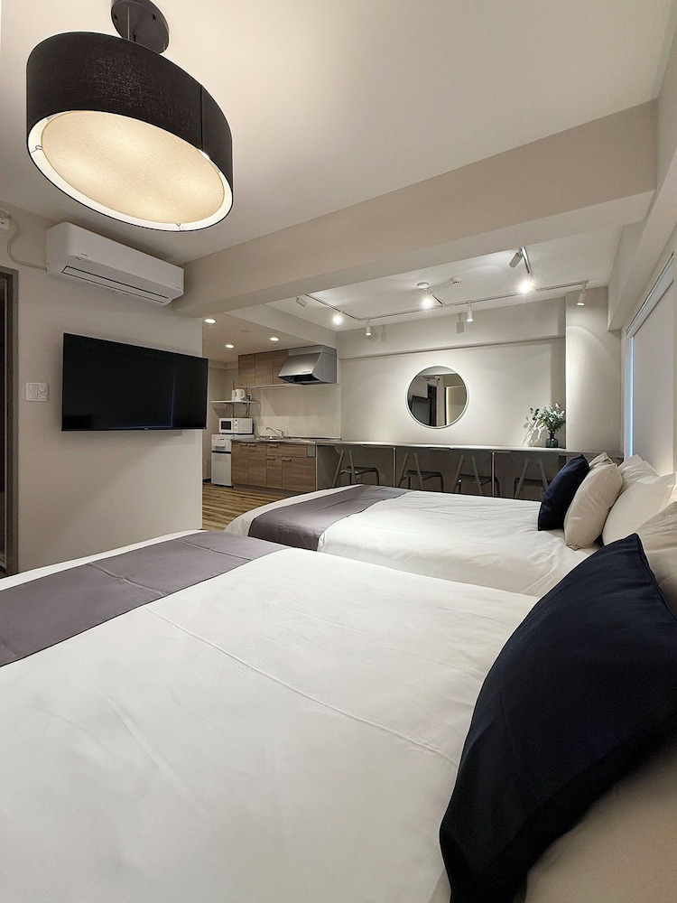 コンフォート スタジオ ダブルベッド 2 台 禁煙 簡易キッチン 客室7 | クリオ的場 by b-hotel