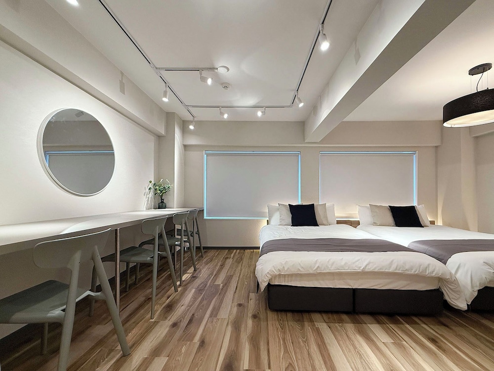 コンフォート スタジオ ダブルベッド 2 台 禁煙 簡易キッチン 客室6 | クリオ的場 by b-hotel