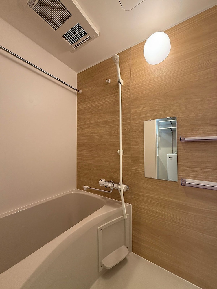 コンフォート スタジオ ダブルベッド 2 台 禁煙 簡易キッチン バスルーム1 | クリオ的場 by b-hotel