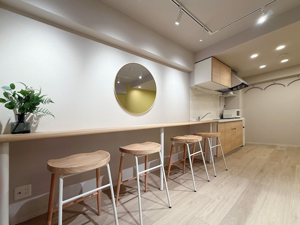 デザイン スタジオ 客室2 | クリオ的場 by b-hotel