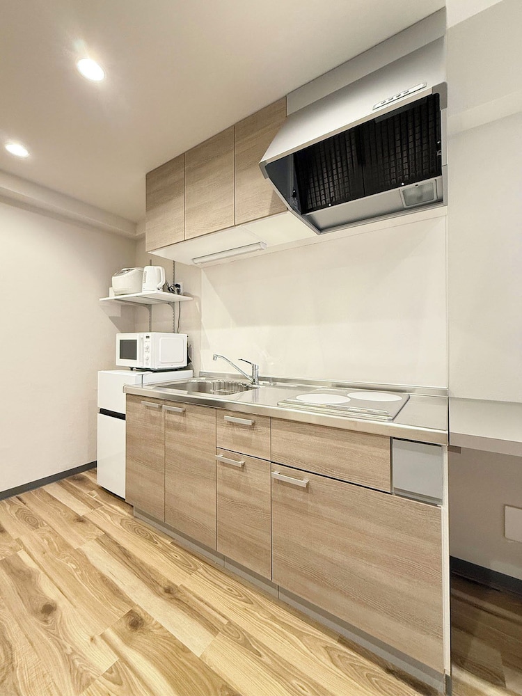 コンフォート スタジオ ダブルベッド 2 台 禁煙 簡易キッチン 客室3 | クリオ的場 by b-hotel