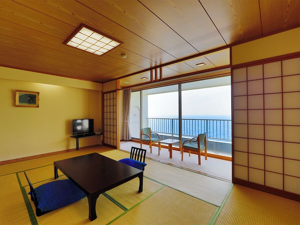 ベーシック 4 人部屋 禁煙 オーシャンビュー | 至善天遊