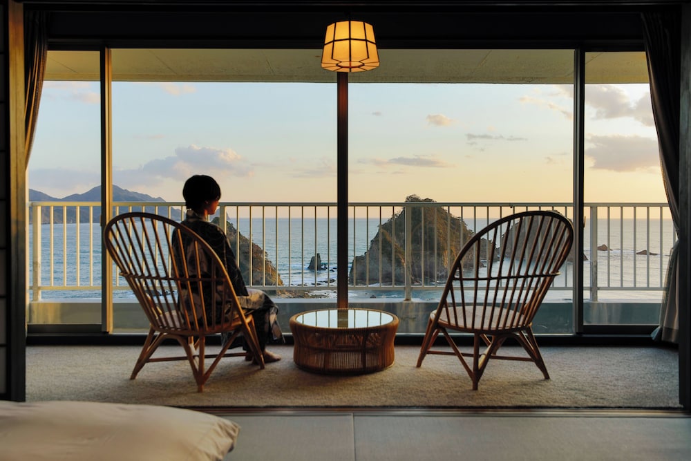 トラディショナル トリプルルーム 禁煙 オーシャンビュー 客室1 | 至善天遊