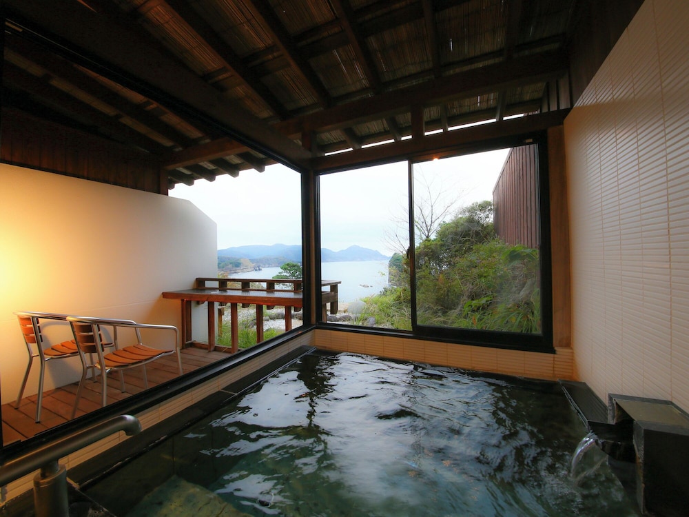 ラグジュアリー ツインルーム 禁煙 スパ浴槽 バスルーム1 | 至善天遊