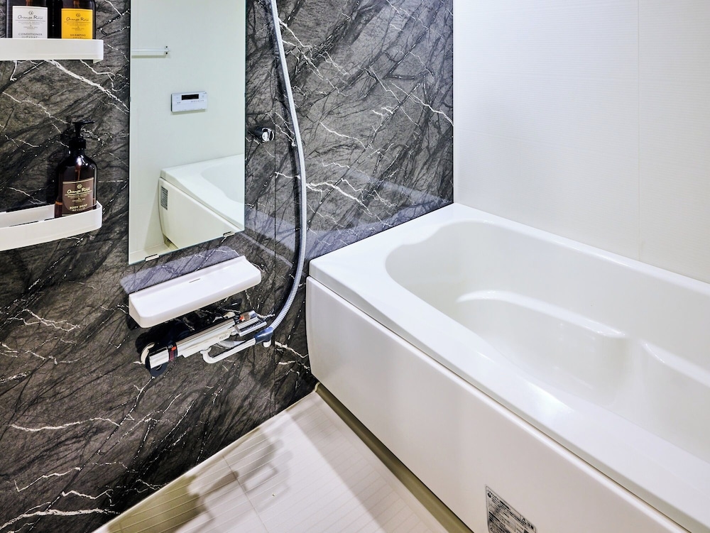 プレミアムバンク (プロジェクター付) 禁煙 バスルーム1 | HOTEL ALL IN TOKYO ASAKUSABASHI