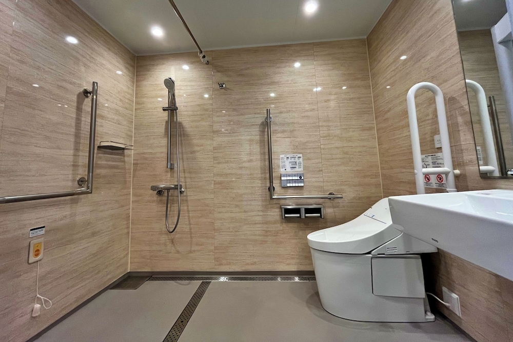 スーペリアユニバーサルツイン (シャワーブースタイプ) 禁煙 バスルーム0 | ラジェントホテル沖縄那覇