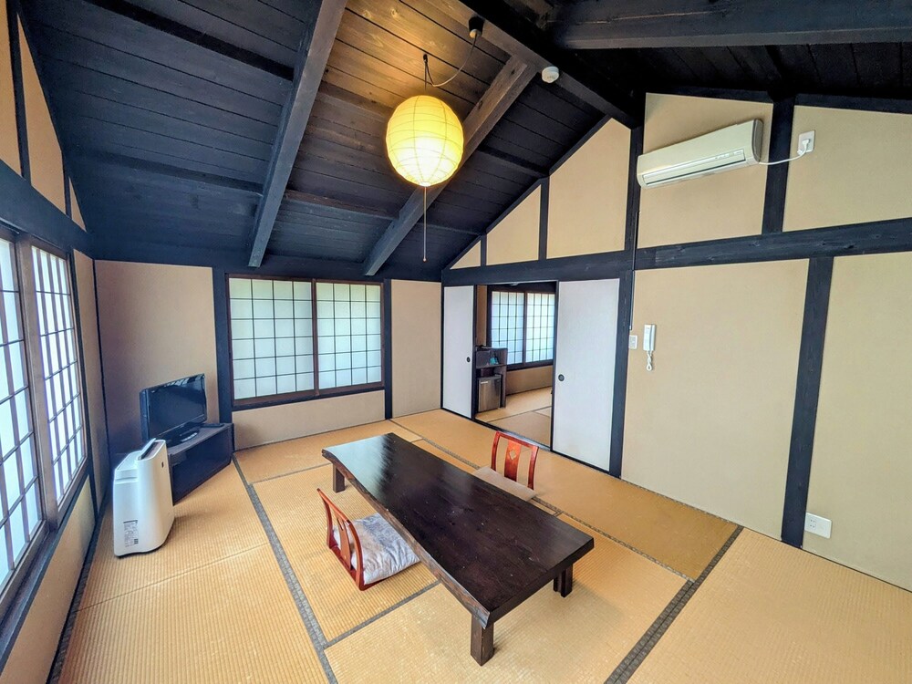 スタンダード 4 人部屋 禁煙 客室3 | 源泉かけ流し湯宿「長生庵」