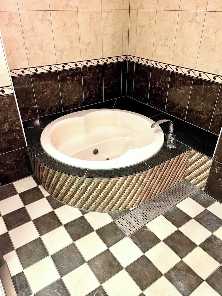 デラックス ツインルーム シティビュー 客室6 | 富士OUTLET温泉ホテル