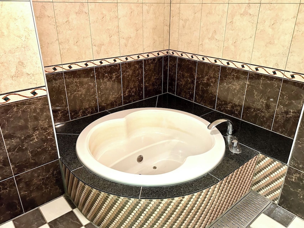 デラックス ツインルーム シティビュー 客室5 | 富士OUTLET温泉ホテル