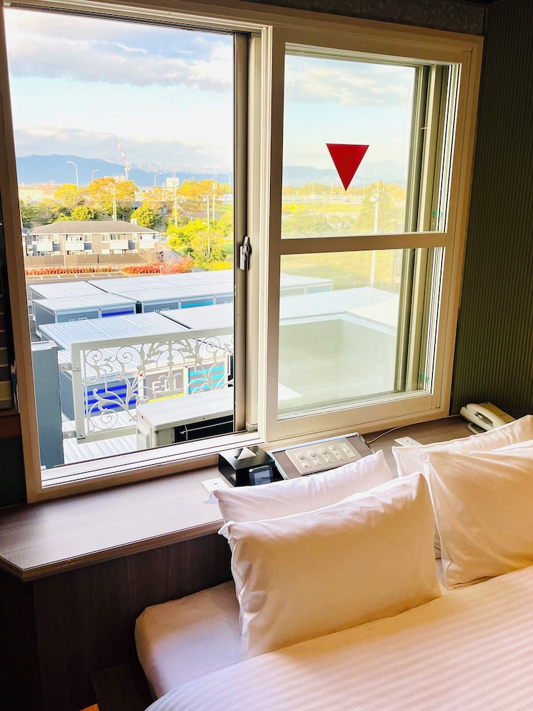 スーペリア ツインルーム シティビュー 客室10 | 富士OUTLET温泉ホテル