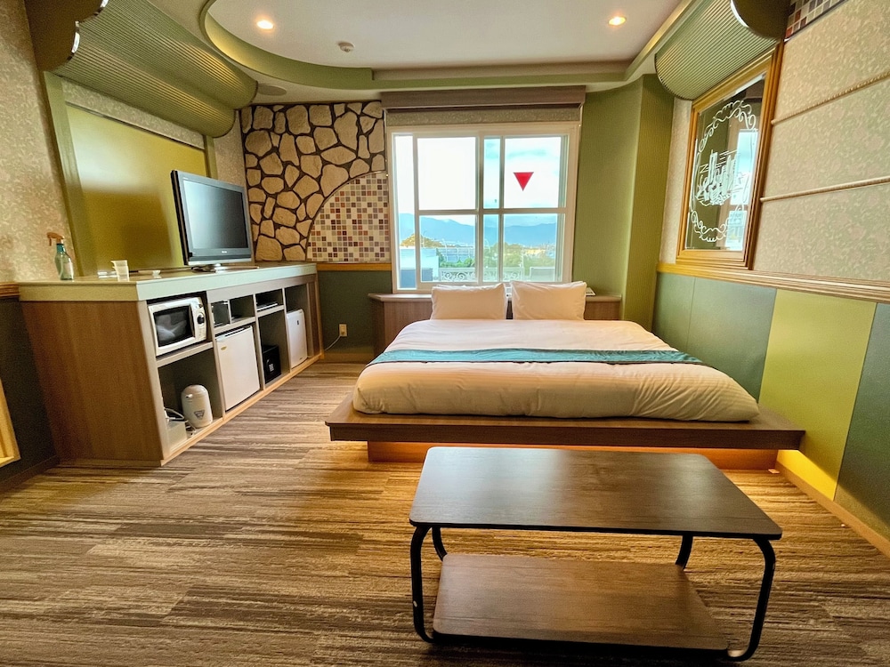 スーペリア ダブルルーム シティビュー 客室1 | 富士OUTLET温泉ホテル