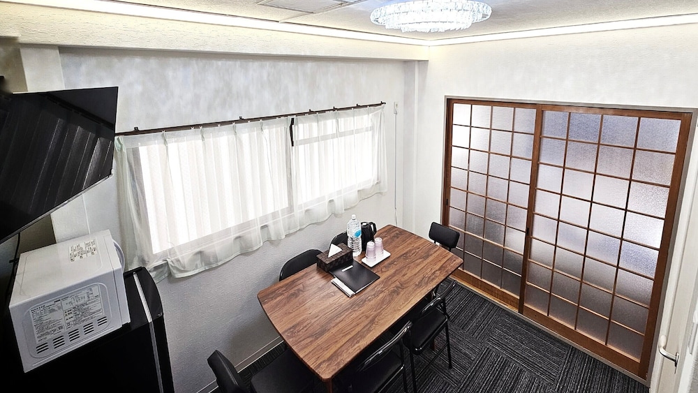 ファミリー ルーム 禁煙 リビング エリア2 | K Hotel Namba