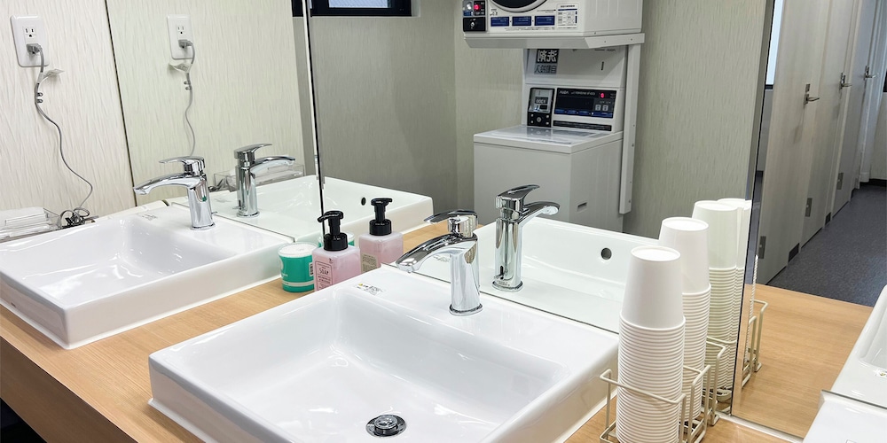 ベーシック 4 人部屋 男女共用ドミトリー 共用バスルーム0 | HOTEL WINDS ASAKUSA Capsule Inn - ホステル