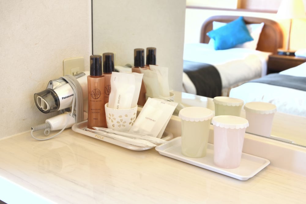 スタンダード ツインルーム 禁煙 シービュー バスルーム0 | SADO 二ツ亀ビューホテル