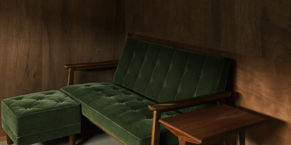 スタンダード コンドミニアム 簡易キッチン リバービュー リビングルーム1 | NEGURA