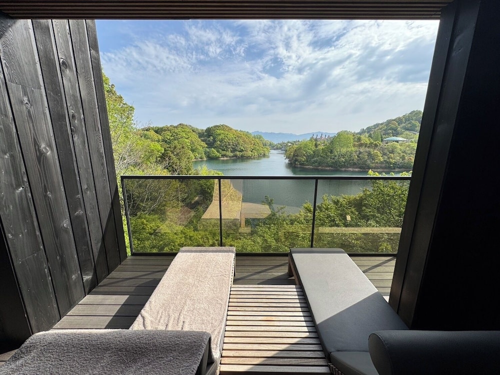 TOBE SUITE バルコニーからの眺望0 | 時地人 - JIJIJIN Matsuyama