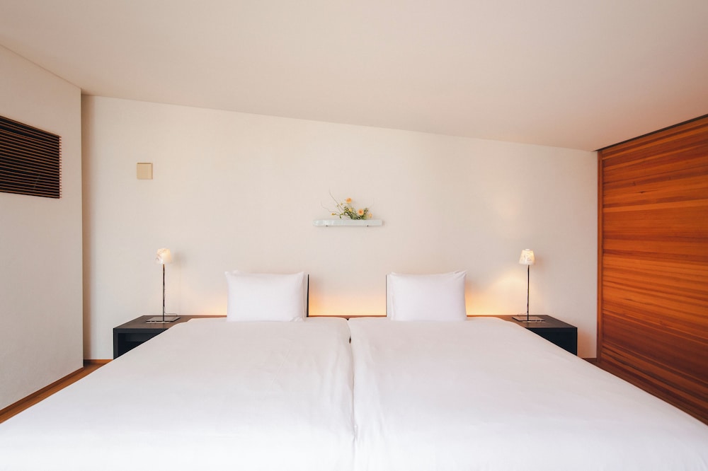 VILLA MIZUNIWA 客室8 | 時地人 - JIJIJIN Matsuyama