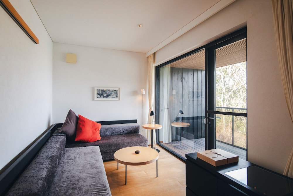 TOBE SUITE 客室7 | 時地人 - JIJIJIN Matsuyama