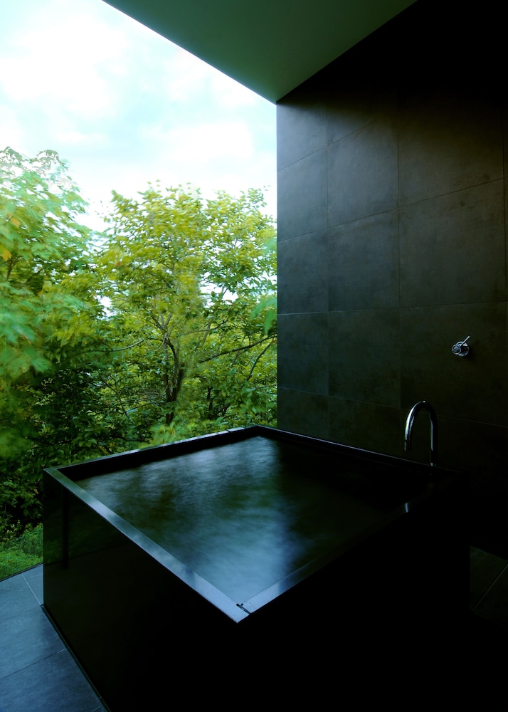 VILLA MIZUNIWA バスルーム0 | 時地人 - JIJIJIN Matsuyama