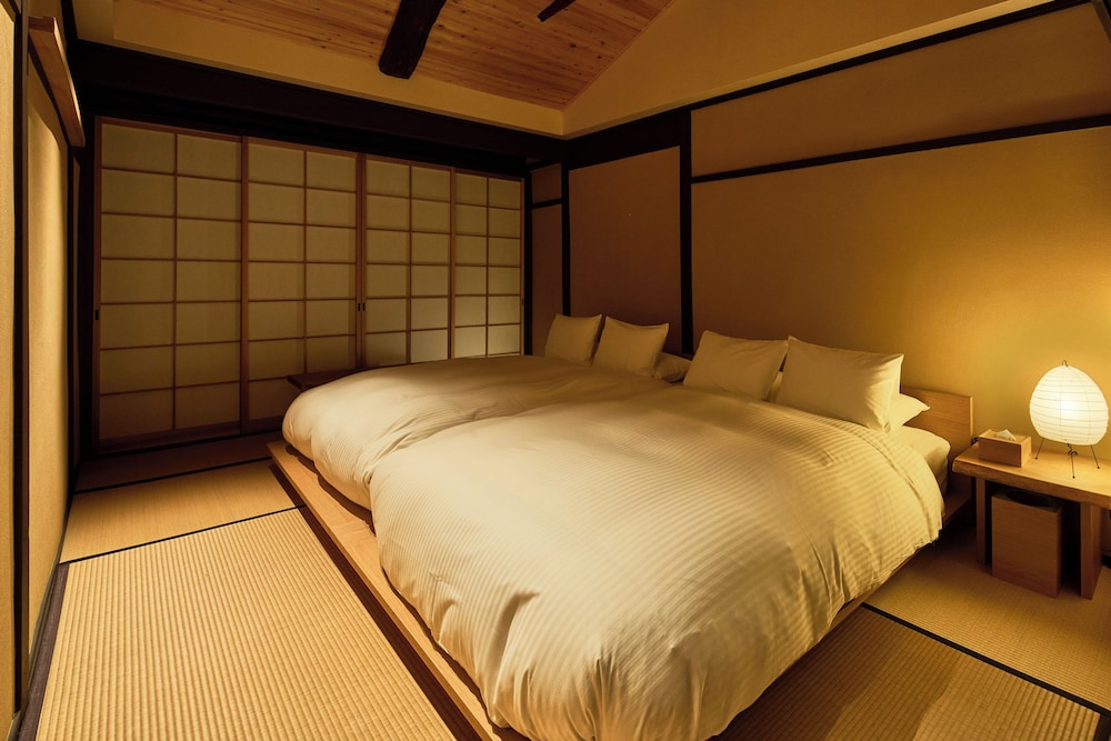 クラシック ヴィラ 2 ベッドルーム ガーデンビュー 客室2 | 宿ル KYOTO HANARE Shirotaki No Yado