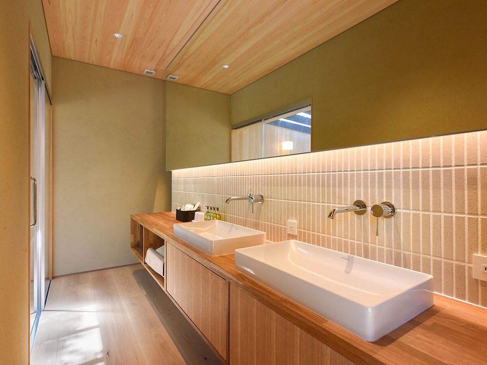 スーペリア和洋室”そらの湯”半露天風呂付 客室4 | 川場温泉 清流の里 錦綉山荘