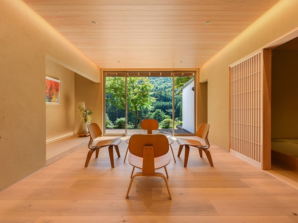 スーペリア和洋室”そらの湯”半露天風呂付 客室1 | 川場温泉 清流の里 錦綉山荘