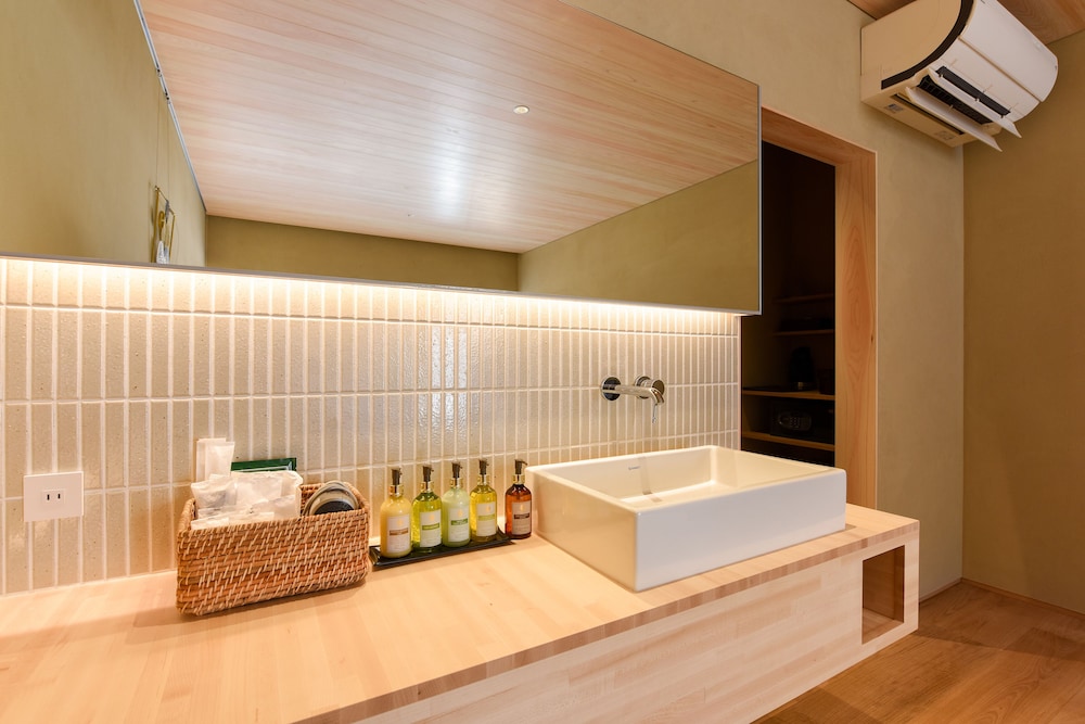 洋室ダブル”そらの湯”半露天風呂付 客室2 | 川場温泉 清流の里 錦綉山荘