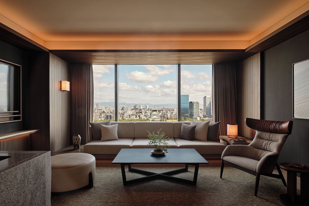 アーバン スイート キングベッド 1 台 大阪城ビュー | パティーナ大阪