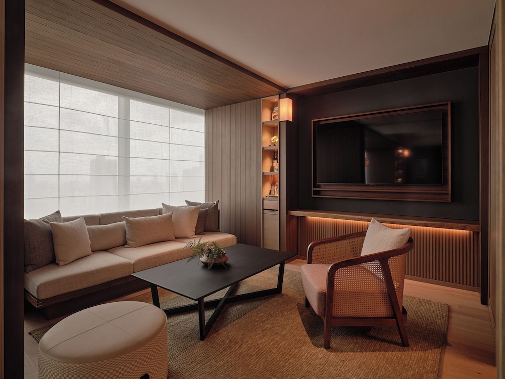 デラックス スイート キングベッド 1 台 シティビュー 客室2 | パティーナ大阪