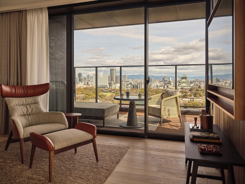 ジュニア スイート キングベッド 1 台 大阪城ビュー 客室5 | パティーナ大阪