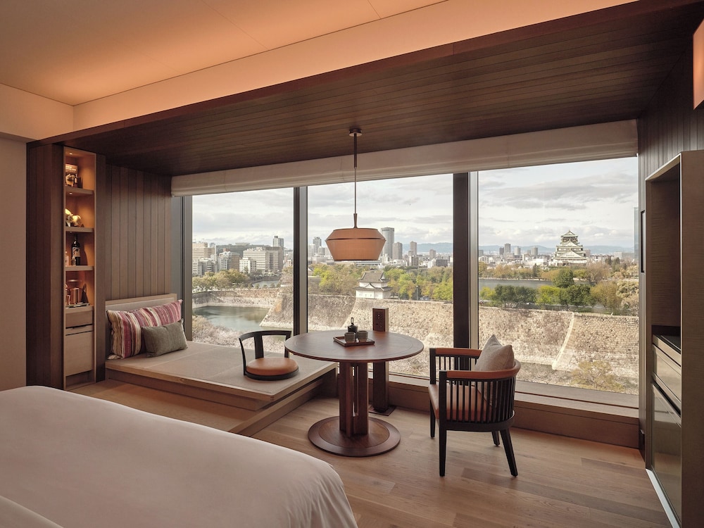 デラックス ルーム ダブルベッド 2 台 大阪城ビュー | パティーナ大阪