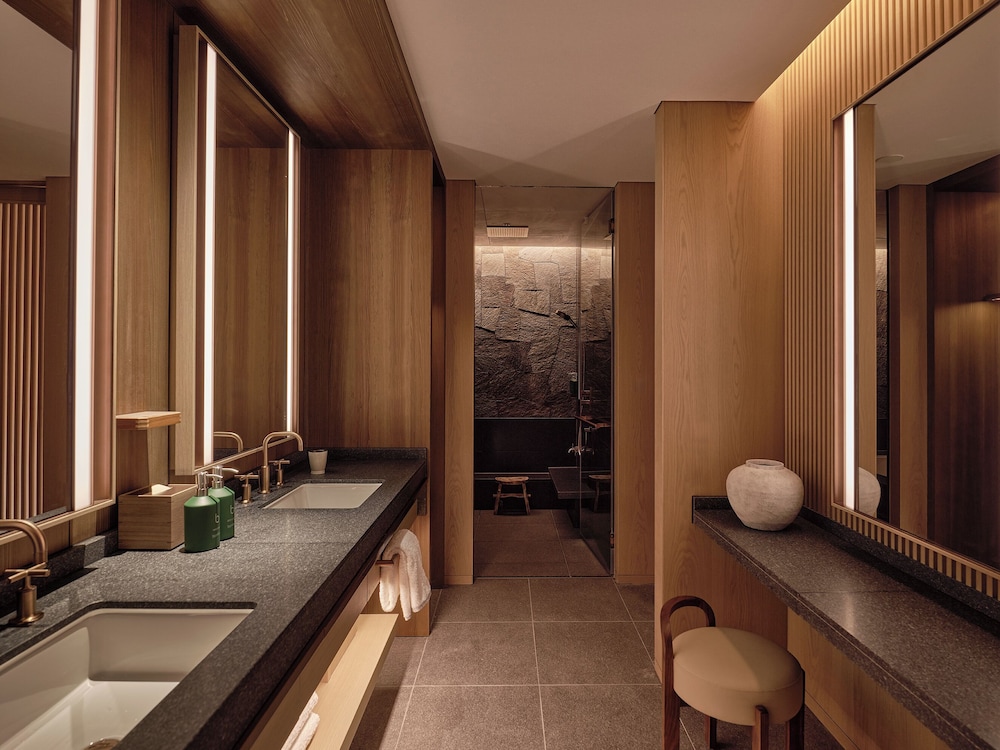 デラックス ルーム キングベッド 1 台 シティビュー バスルーム0 | パティーナ大阪