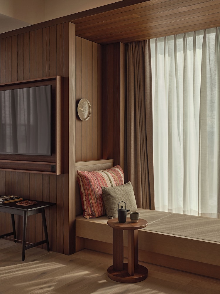 ジュニア スイート キングベッド 1 台 大阪城ビュー 客室4 | パティーナ大阪