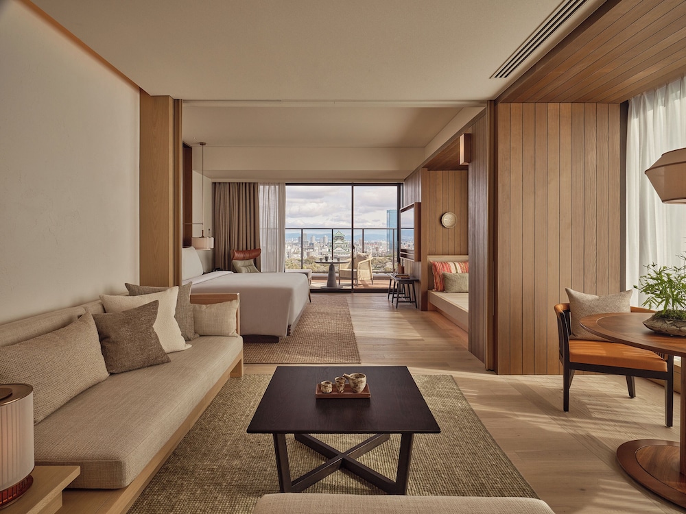 ジュニア スイート キングベッド 1 台 大阪城ビュー 客室2 | パティーナ大阪